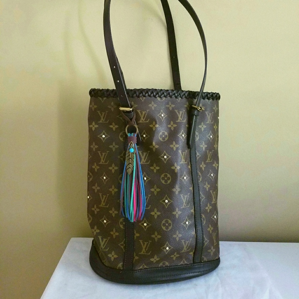 Louis Vuitton Bucket GM Revamped - Picture 1 of 7